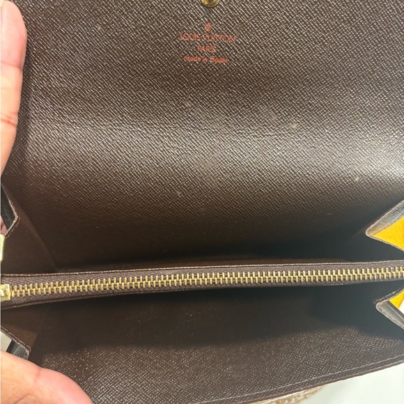 Authentic Louis Vuitton Damier Ebene Wallet🟤 - Picture 6 of 11